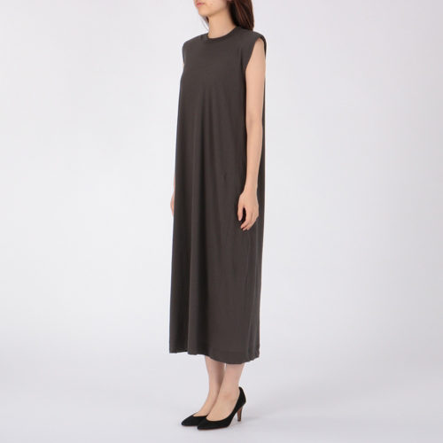 unfil
recyle cotton jersey padded shoulder dress
￥22,000 ￥17,600+税（20％OFF）
