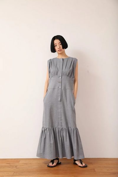 CASA FLINE
【YANUK×CASA FLINE】Organic cotton 
ノースリーブティアードドレス
￥33,000　GRAY