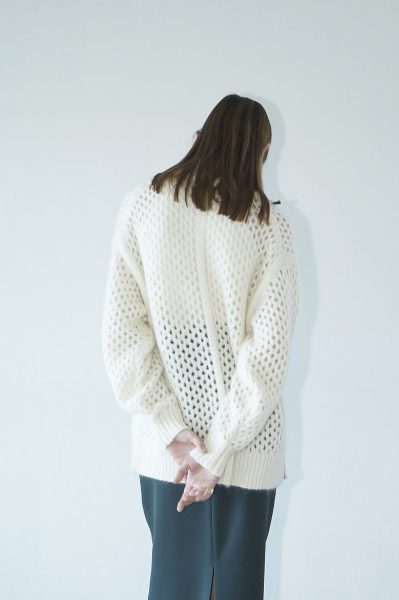 CLANE

DOT MESH MOHAIR OVER KNIT TOPS

￥28,600  IVORY