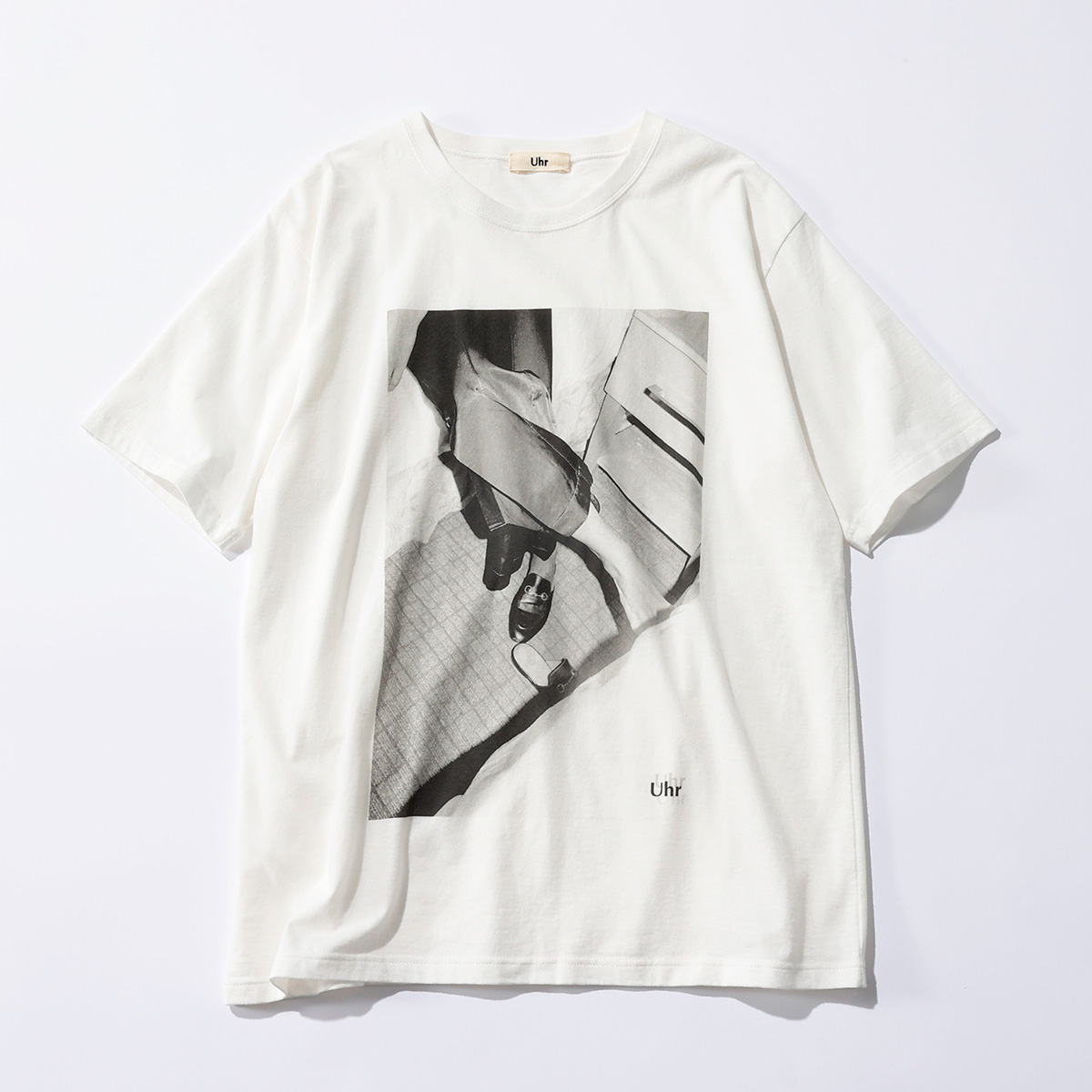 人気スタイリスト石関靖子さん・大人の「遊びTシャツ」はこう着る！「キャラT」「ロゴT」「キラキラT」は　大人だからシャレるんです♡