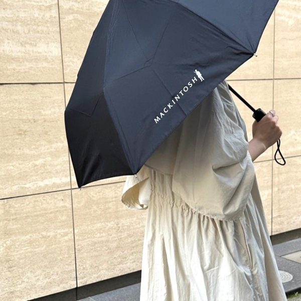 梅雨入り前に準備！雨の日も気分が上がる「大人のための上質傘3選」【40代ファッション】