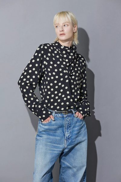 TOGA PULLA

Dot print blouse

￥63,800