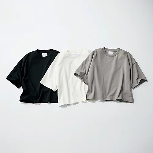 SLOANE×eclat
【村山佳世子さん別注】ショート丈Tシャツ
￥12,100