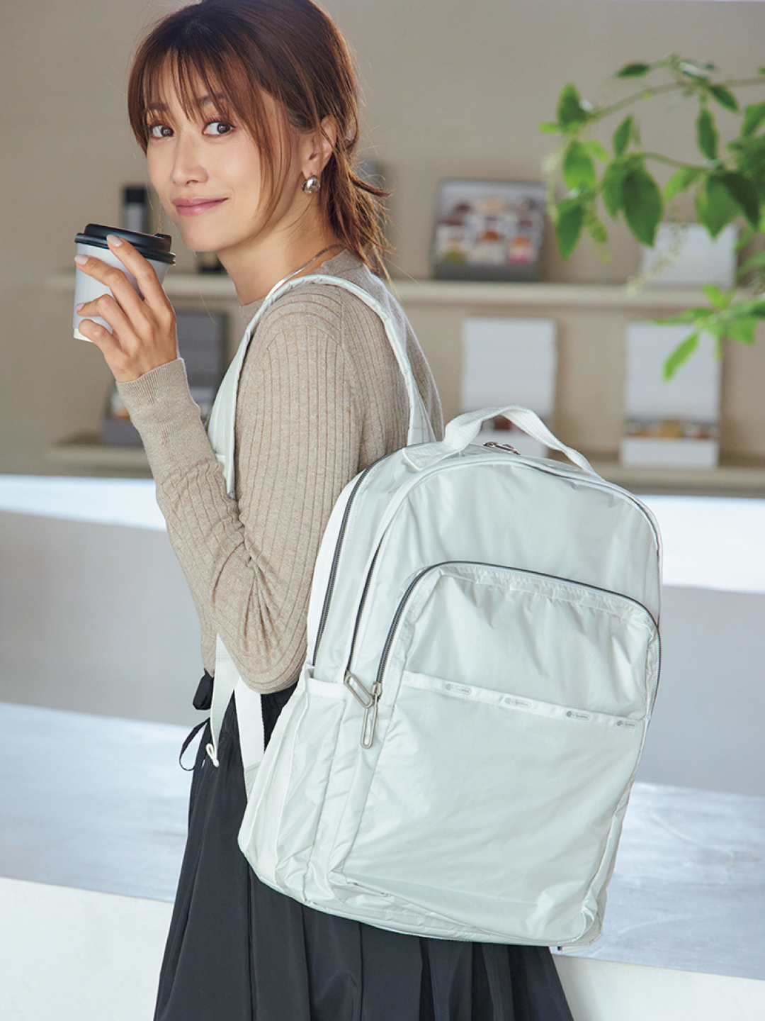 レスポートサック ESSENTIAL CARRYALL BPコーデ