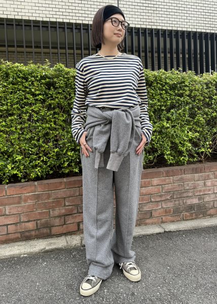 ShinzoneマリンボーダーTシャツ￥10,780ShinzoneCOTTON WOOL SWEATPANTS￥31,900ShinzoneCOTTON WOOL SWEATSHIRT￥29,700ShinzoneVELOUR HAIRBAND￥7,480