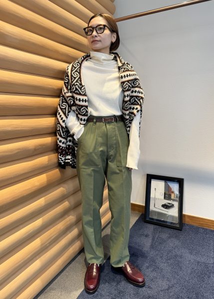 ShinzoneFAIR ISLE KNIT CARDIGAN￥50,600Shinzoneベイカーパンツ￥23,100ShinzoneHIGH NECK RIB￥11,000ShinzoneVine BELT￥8,580