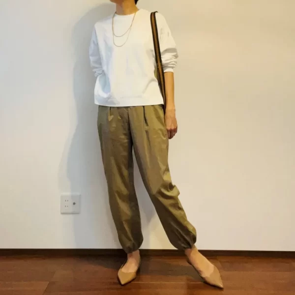 12closet
【洗える】バックフレア切替カットソー
￥13,200