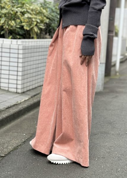 Uhr
Wide Corduroy Pants
￥41,800
Shinzone
LONG RIB CARDIGAN
￥25,300
NOVESTA
MARATHON RUNNER SUPER TRAIL
￥30,800