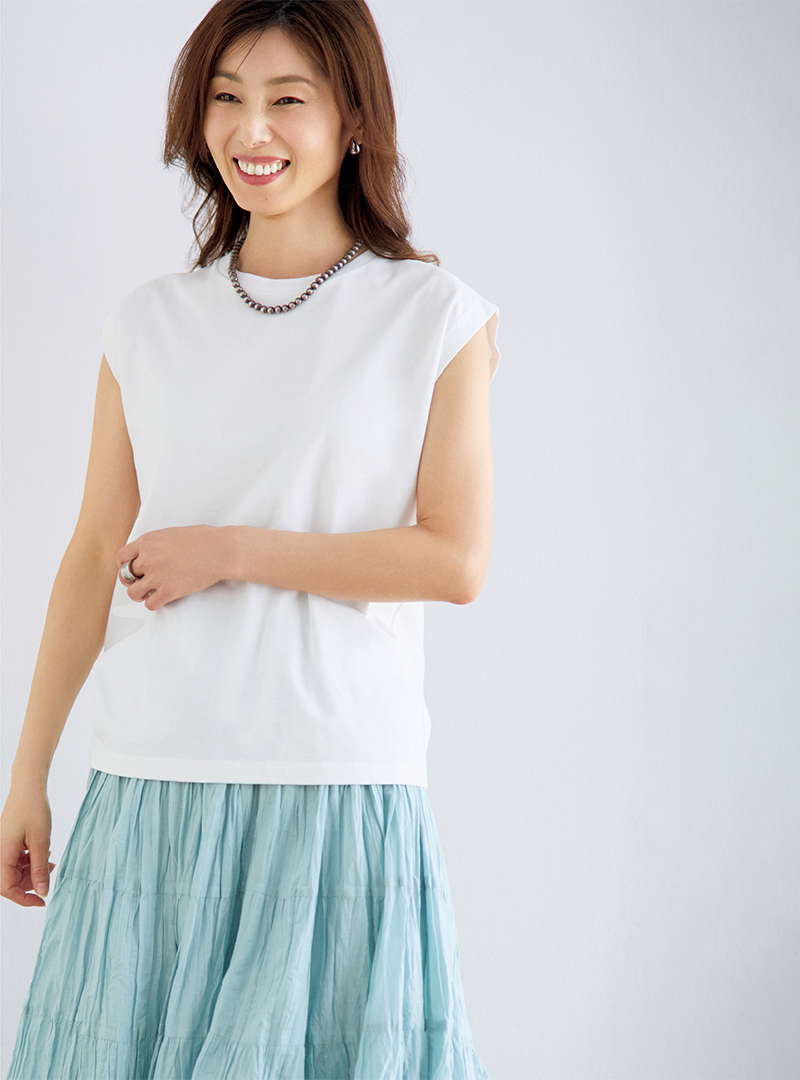 エクラ 華組ふたりが、エクラプレミアム厳選のアイテムを試着 éclat2025年6月号特集