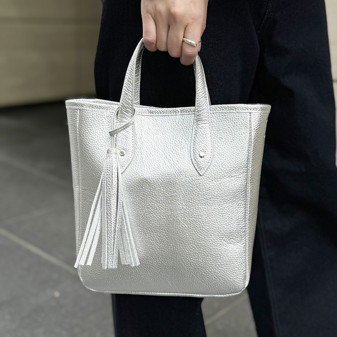 【完売前にチェック！】持つだけで洒落見え！小さくても頼れる2WAYレザートート【12closet】