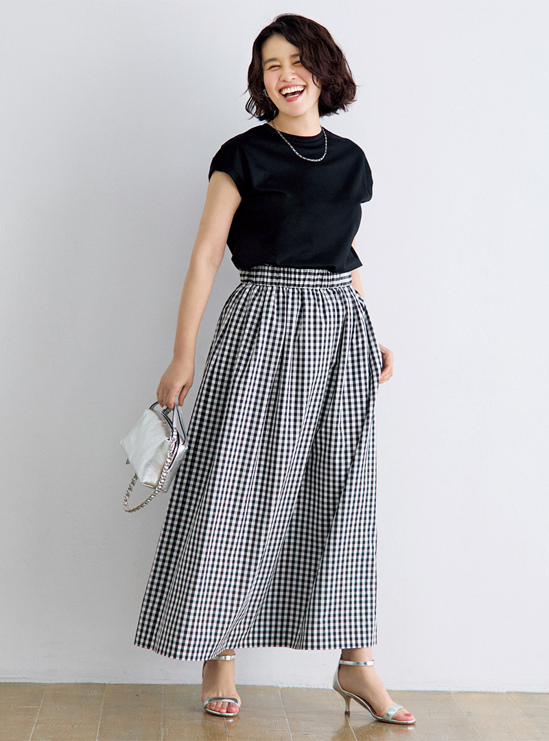 エクラ 華組ふたりが、エクラプレミアム厳選のアイテムを試着 éclat2025年6月号特集