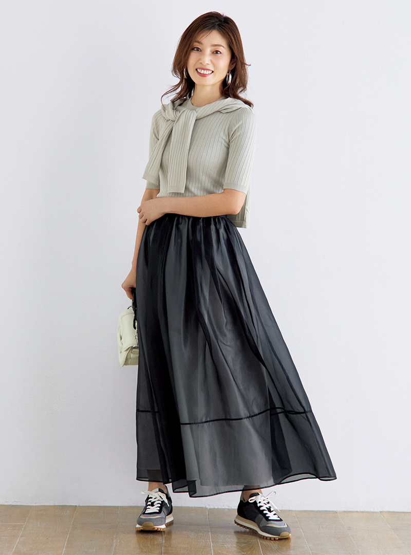 エクラ 華組ふたりが、エクラプレミアム厳選のアイテムを試着 éclat2025年6月号特集