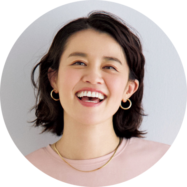 エクラ 華組ふたりが、エクラプレミアム厳選のアイテムを試着 éclat2025年6月号特集