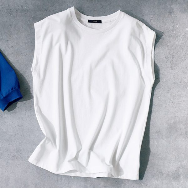 エクラ 華組ふたりが、エクラプレミアム厳選のアイテムを試着 éclat2025年6月号特集