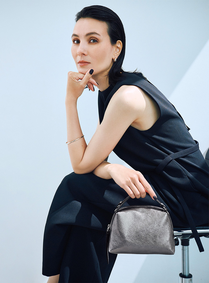 暑さ本番！ 小物が着こなしのカギになる éclat2025年9月号特集