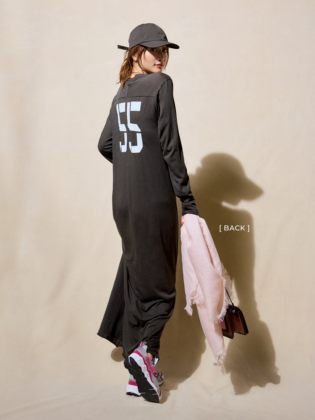 アンスクリアのコットンカシミア ナンバリングドレスコーデ