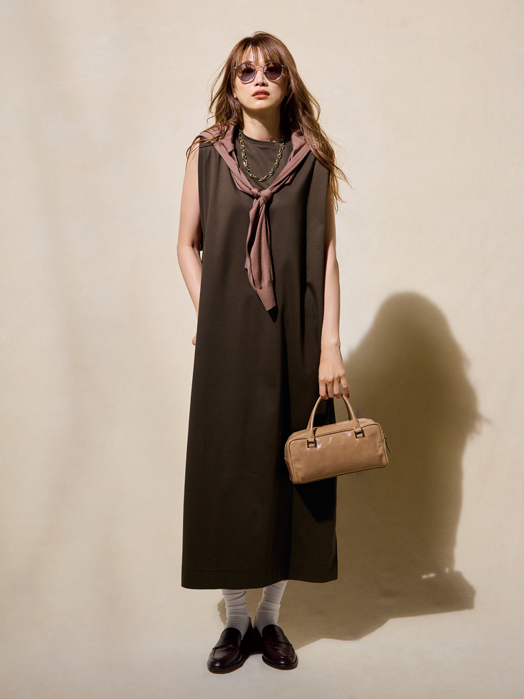 スローンの【Marisol別注】カットソーワンピースのコーデ