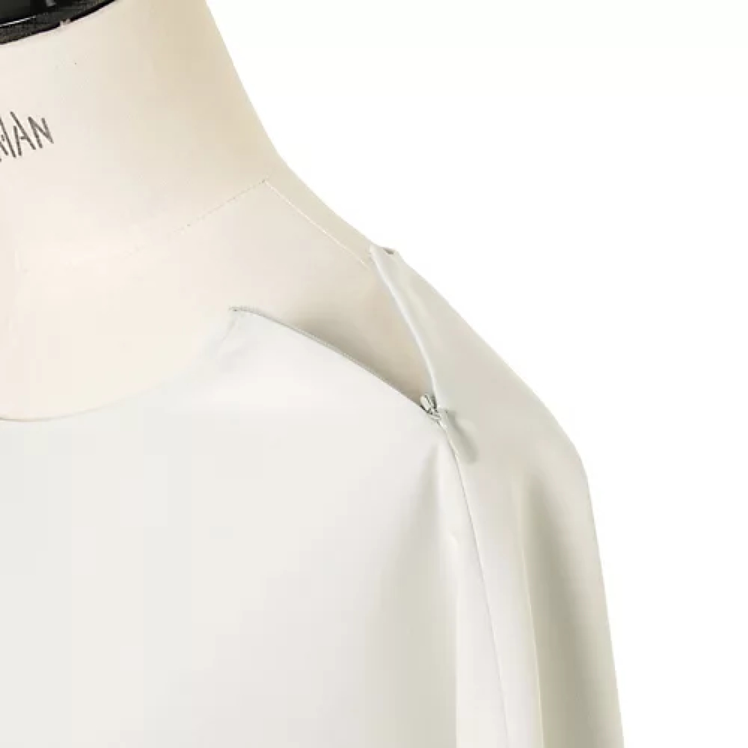 エムセブンデイズのとろみ細見えスリットトップスZOOM!