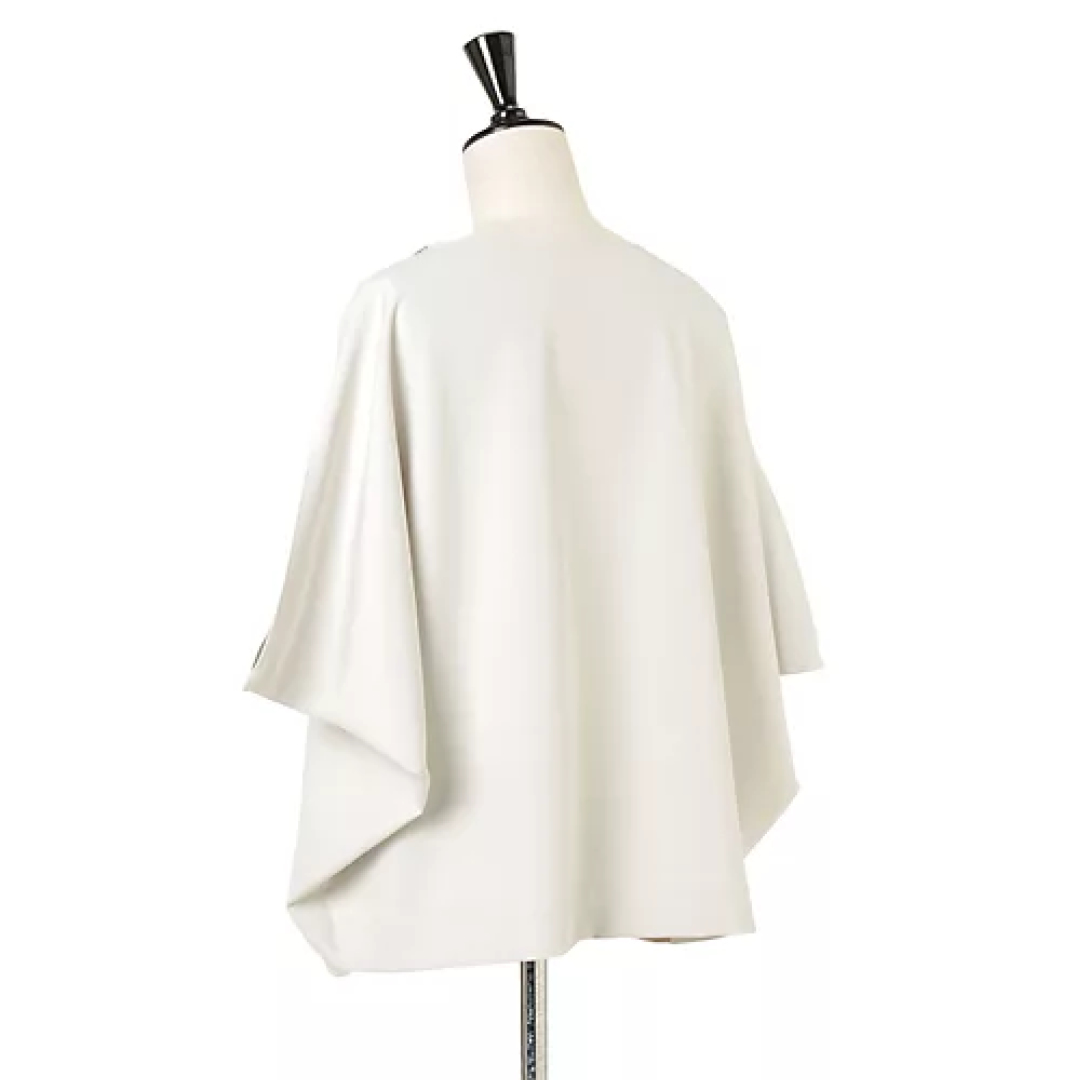 エムセブンデイズのとろみ細見えスリットトップスサブカット