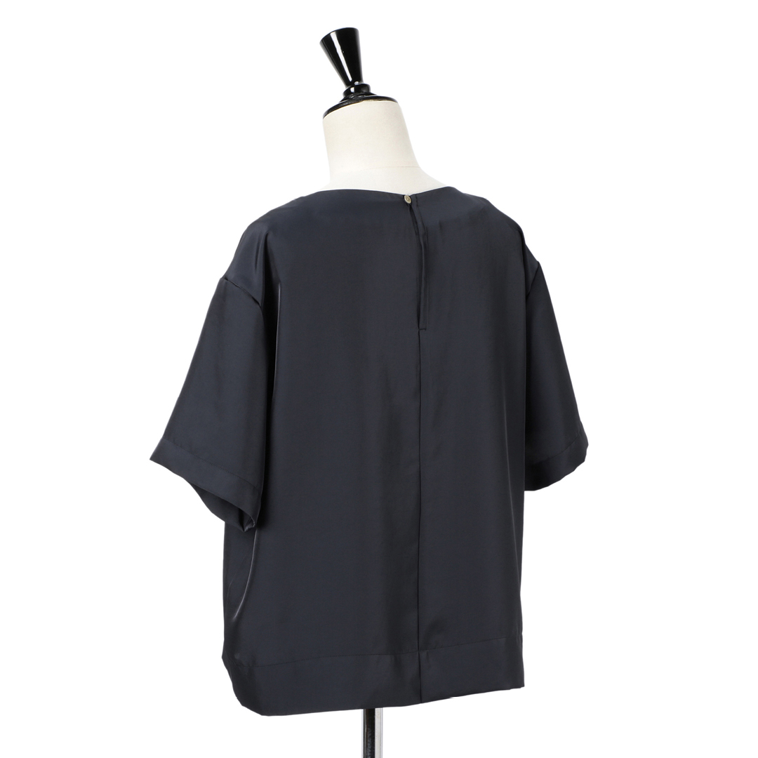 エムセブンデイズの艶五分袖Tブラウスサブカット