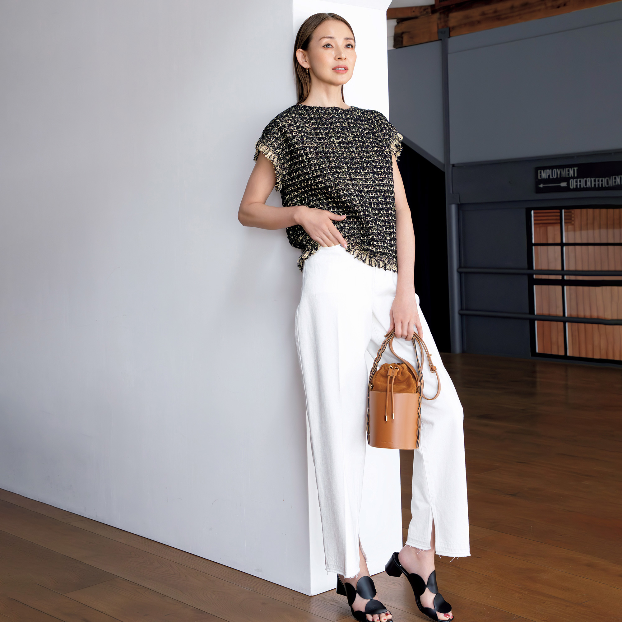 Eclat EC-02 美顔器 ゴールド éclat BEAUTE | 株式会社Colors Beauty｜カラーズビューティー