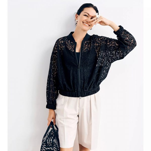 【50代夏トップス】甘すぎない“大人のレース”が上品！装い華やぐエクラ別注レーストップス