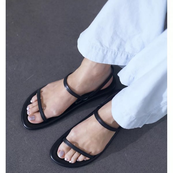 CORSO ROMA，9レザーサンダル￥18,700