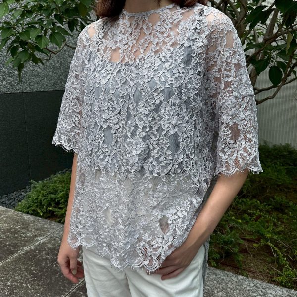 【50代夏トップス】甘すぎない“大人のレース”が上品！装い華やぐエクラ別注レーストップス