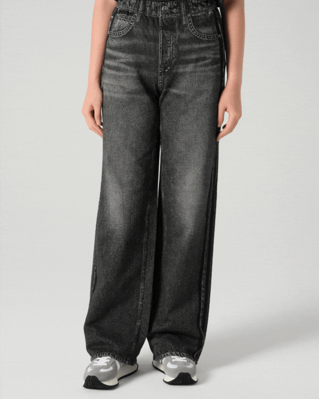 【50代足元コーデ】ピエールアルディなど大人スニーカーとボトムスの正解コーデ10選