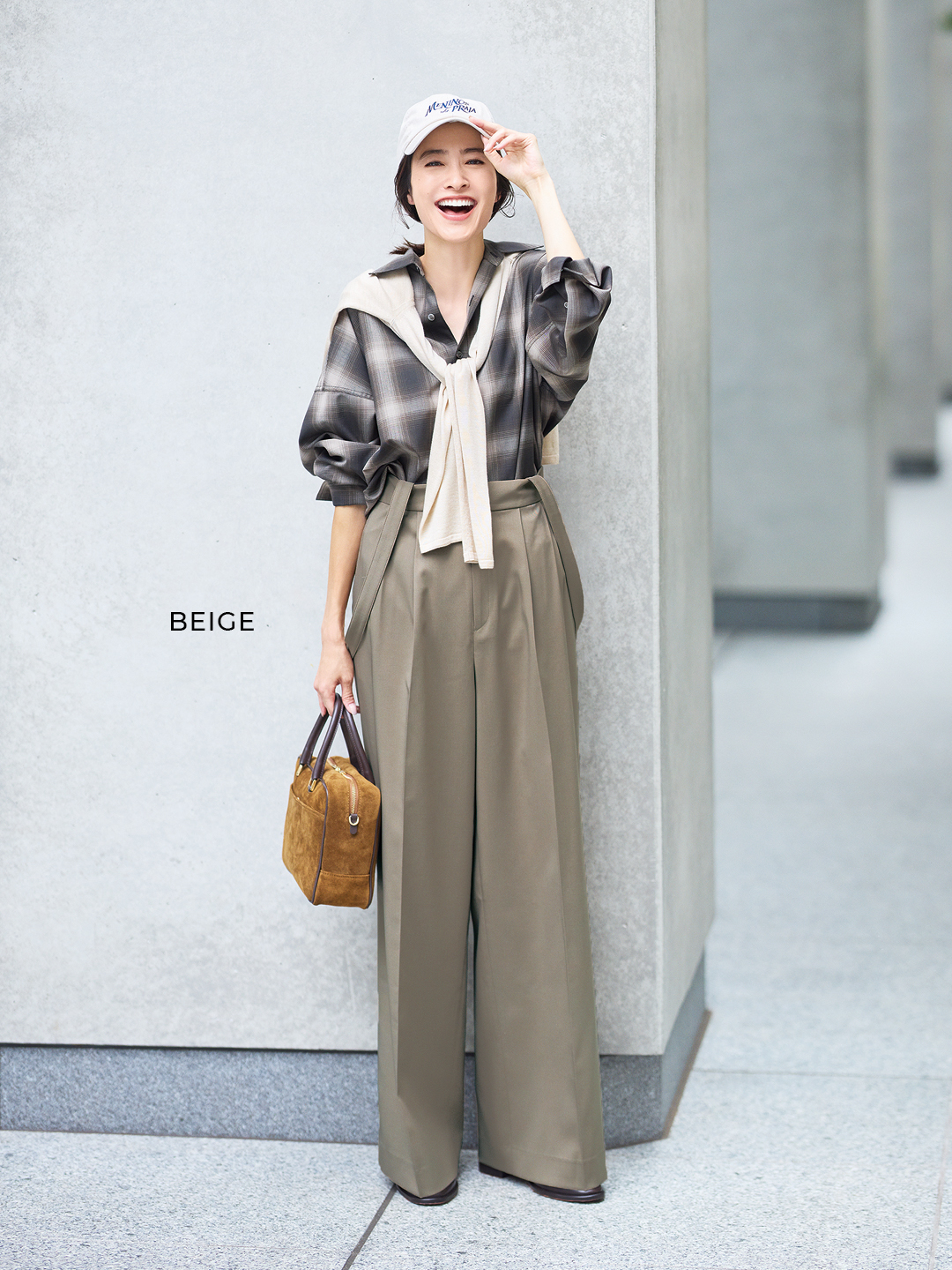 エムセブンデイズの【徳原文子さんコラボ】サスペンダーつき2WAYタックパンツ3