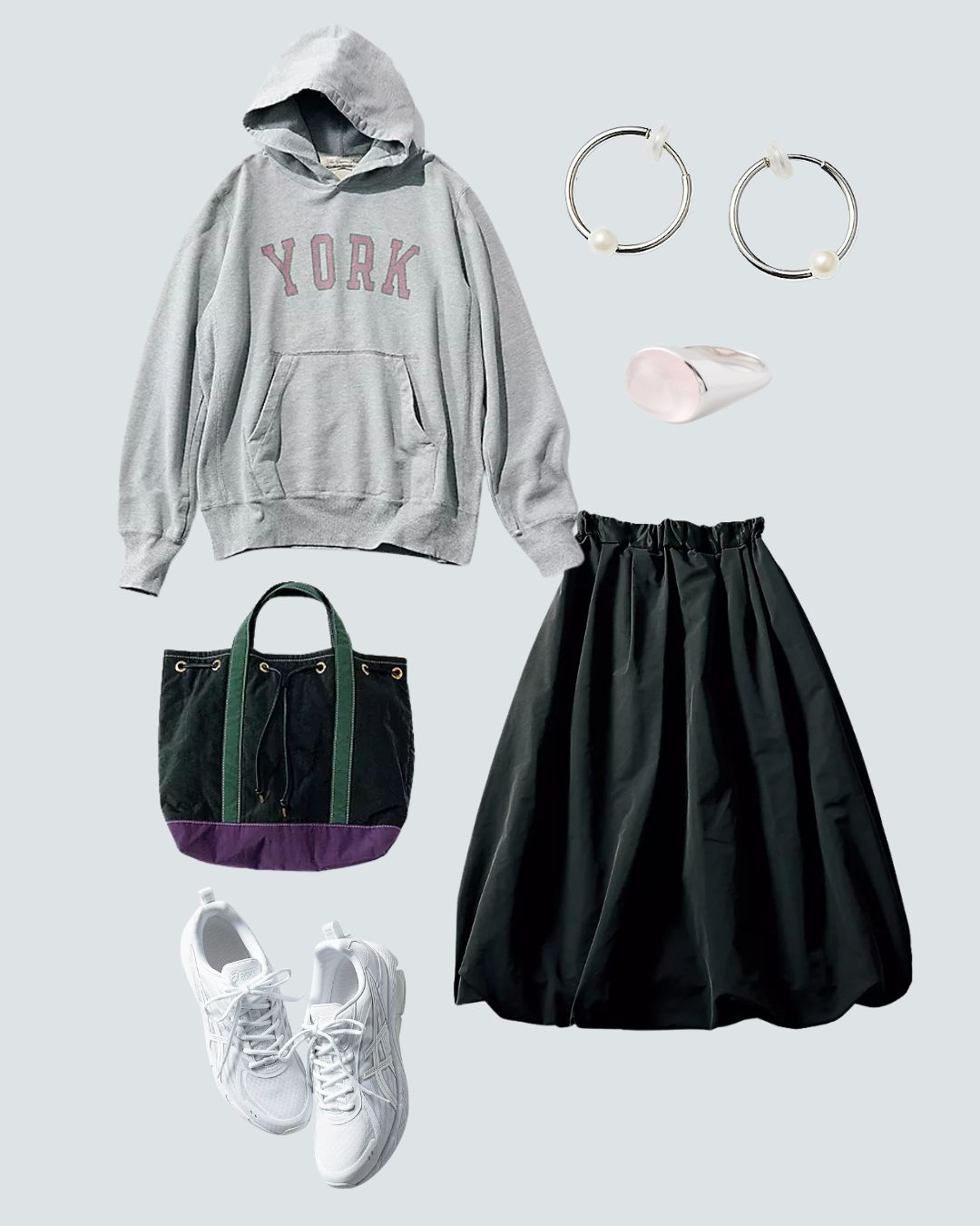 【休日オシャレ】パーカ＆ロゴTで抜け感を｜晩夏のスカートコーデ術　#30代・40代大人の休日コーデ