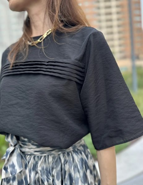 【エクラ 華組　梁瀬理砂さん】『E by eclat 』のシアーピンタックTブラウスを着回ししてみました