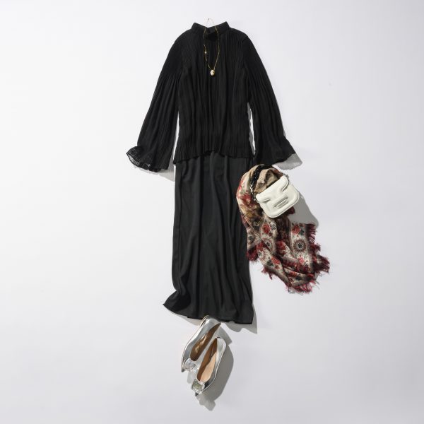 【残暑～秋・50代コーデ】黒ロングスカートで叶える上品＆楽ちんスタイル6選