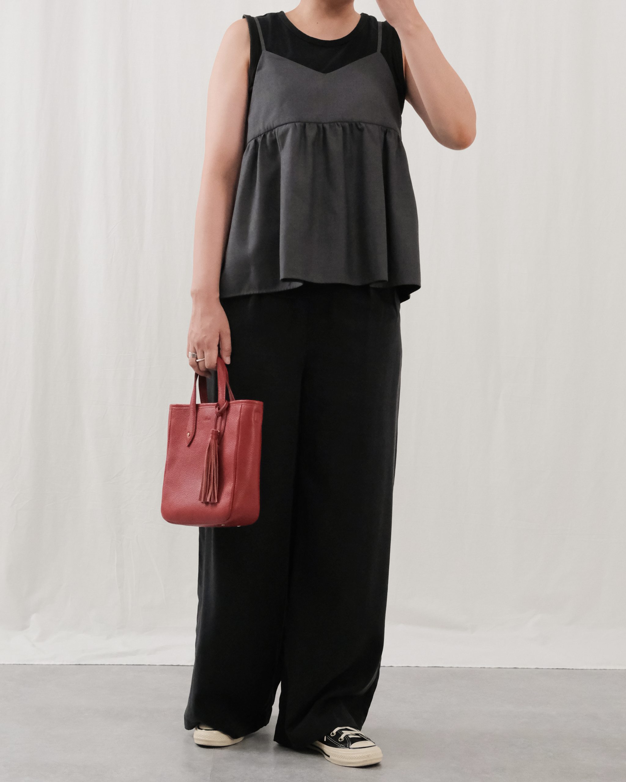 【完売前にチェック！】持つだけで洒落見え！小さくても頼れる2WAYレザートート【12closet】