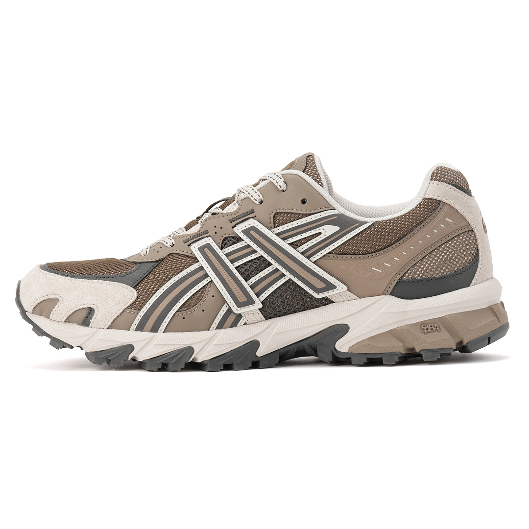 アシックススポーツスタイルのGEL-SONOMA TR62サブカット