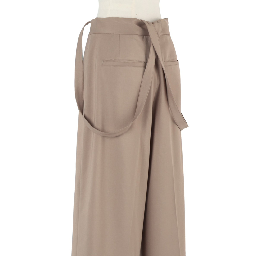 エムセブンデイズの【徳原文子さんコラボ】サスペンダーつき2WAYタックパンツサブカット