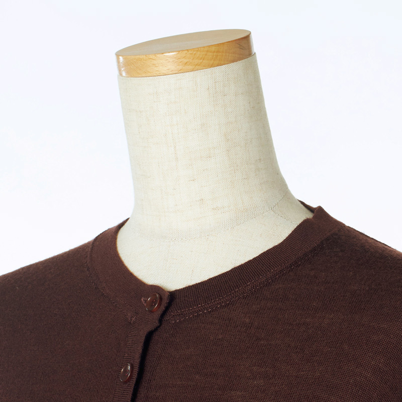 50代秋コーデ決定版！頼れる着映えトップス6選 éclat2025年10月号特集