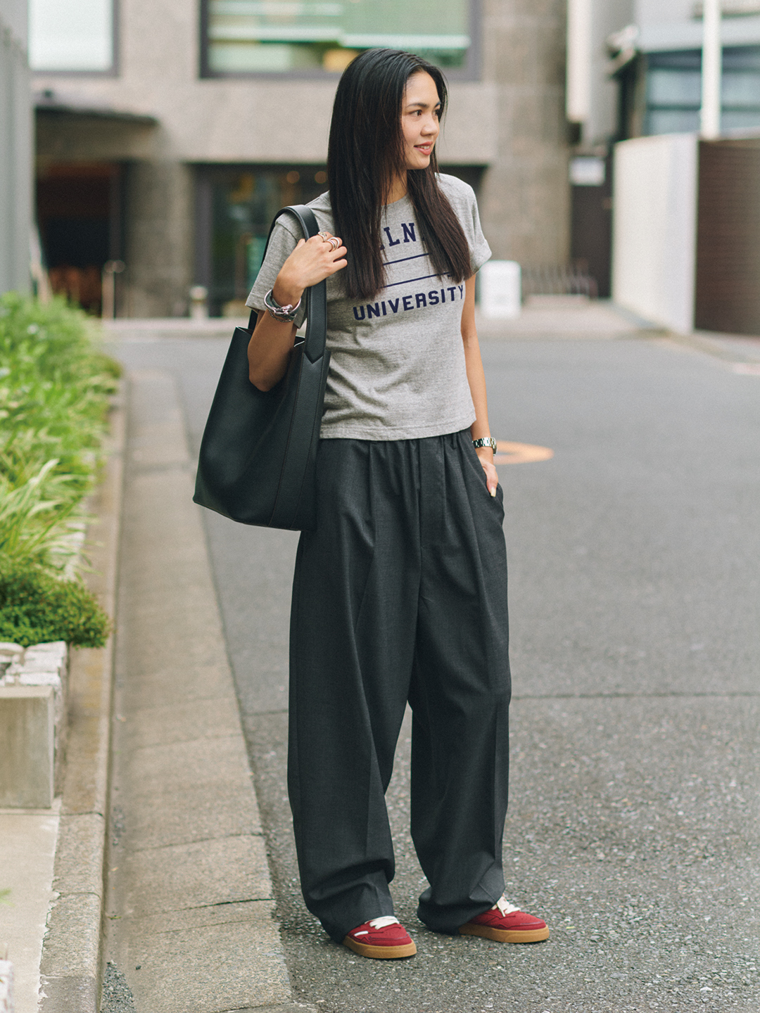 モエアのスニーカーGN9－10コーデ