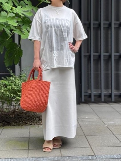 SLOANE×eclat
スローン
【別注】フレアスカート
￥35,200（税込）→　40％OFF¥21,120（税込）
カラー：ライトグレー、ネイビー