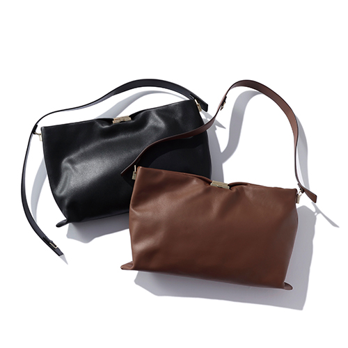 大容量なのにコーデに効く旬BAG