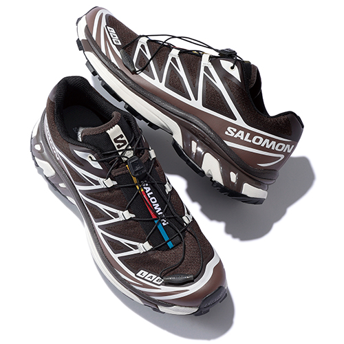 秋の足元はローファーかこっくり色スニーカー