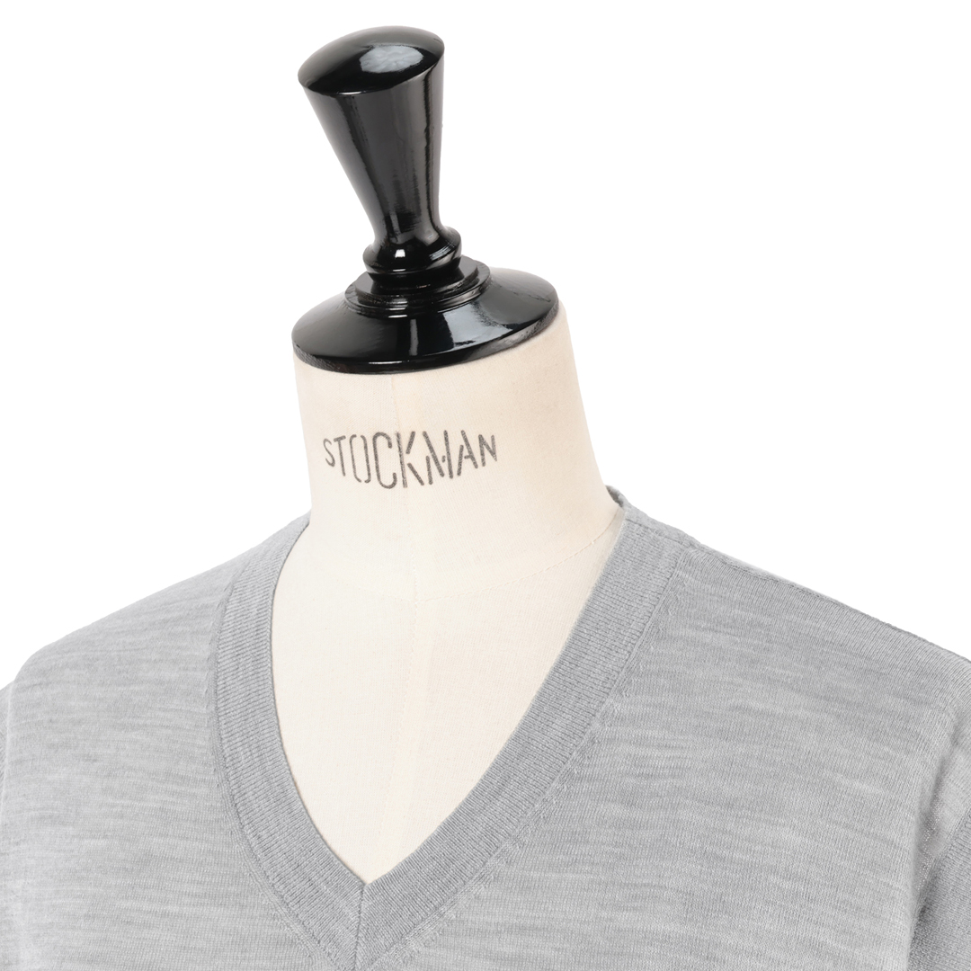 エムセブンデイズの【徳原文子さんコラボ】シアーニットベストサブカット