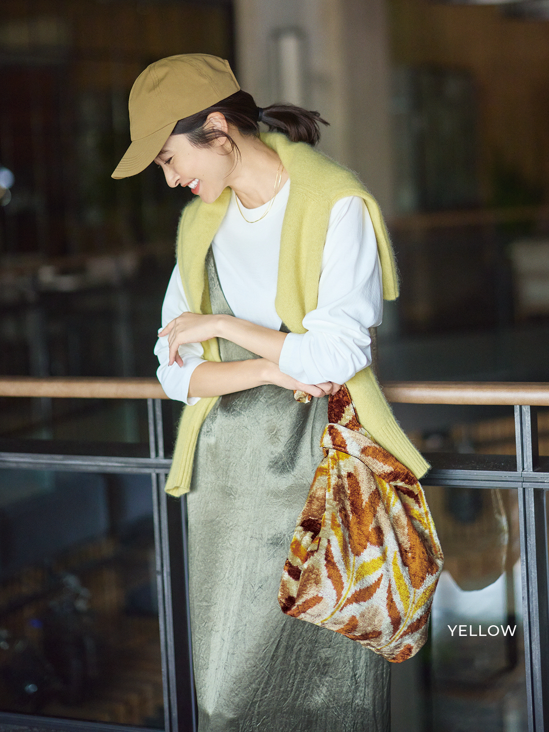 徳原文子×キリム アーツの【Marisol別注】Shopping Bagコーデ2