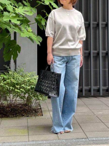 SLOANE×eclat
スローン
【別注】リラクシープルオーバー
￥30,800（税込）→　40％OFF¥18,480（税込）
カラー：ライトグレー、ネイビー