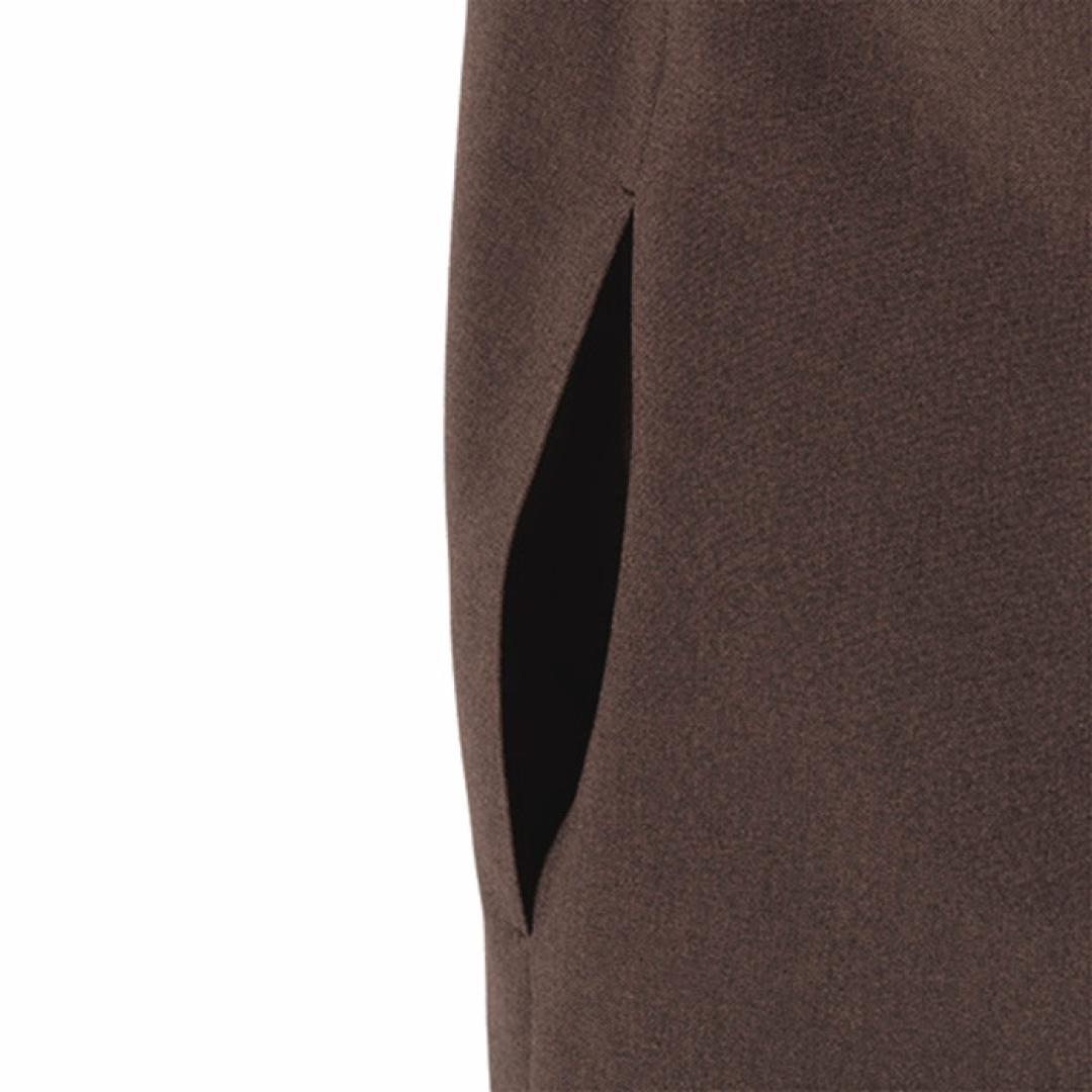 エムセブンデイズの【高垣麗子さんコラボ】UネックジャンパースカートZOOM!