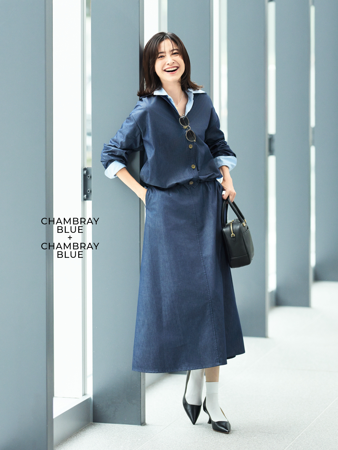 エムセブンデイズの【徳原文子さんコラボ】コンパクトシャツジャケットとAラインスカートコーデ