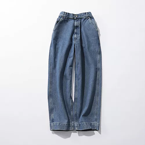 大容量なのにコーデに効く旬BAG