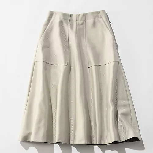 秋の足元はローファーかこっくり色スニーカー