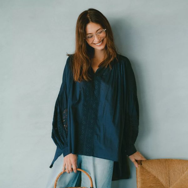 ne Quittez pasCOTTON VOILE LACE ＆ PIN TUCK BLOUSE￥28,600