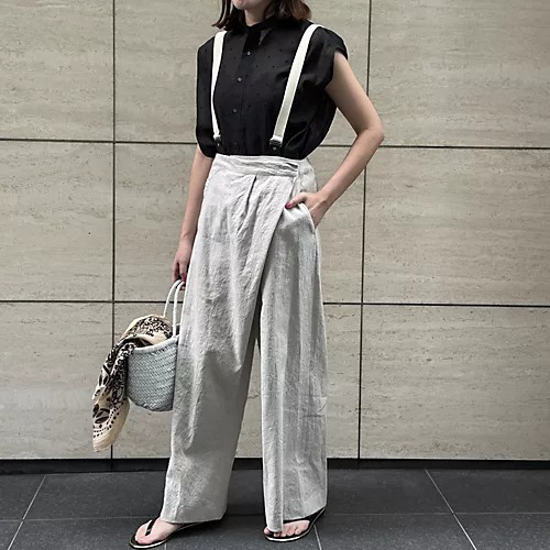 muller of yoshiokubo×eclat
【宮崎桃代さん別注】リネン混ツイストパンツ
￥42,900